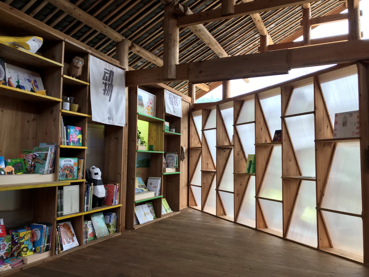 坪坦乡高步村儿童公益图书馆正式开放