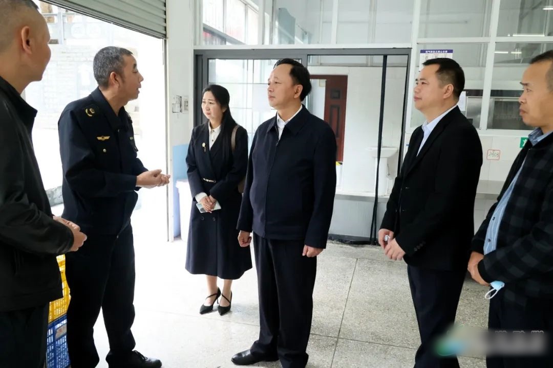 田刚督导检查“校园餐”专项整治和校园安全等工作